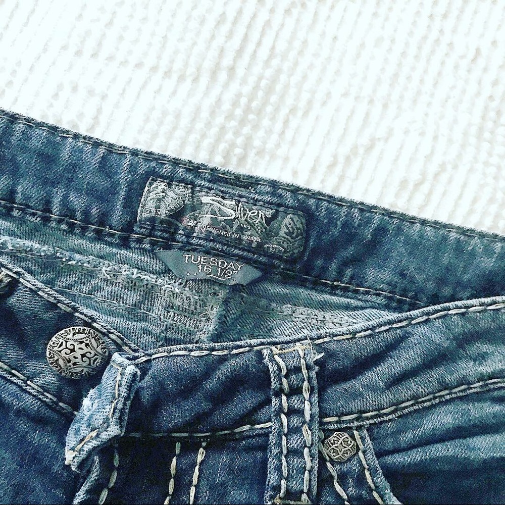 Silver Jeans - Picture 2 of 3